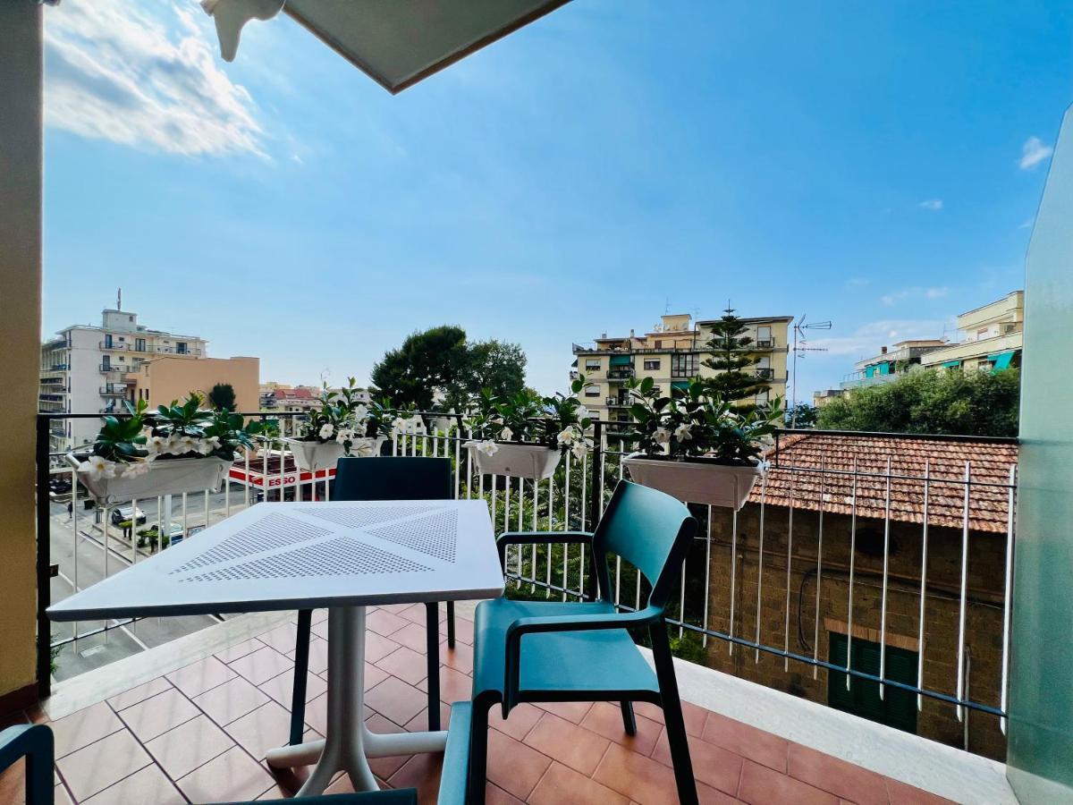 Yourhome - Lucrezia Suites ซอร์เรนโต ภายนอก รูปภาพ