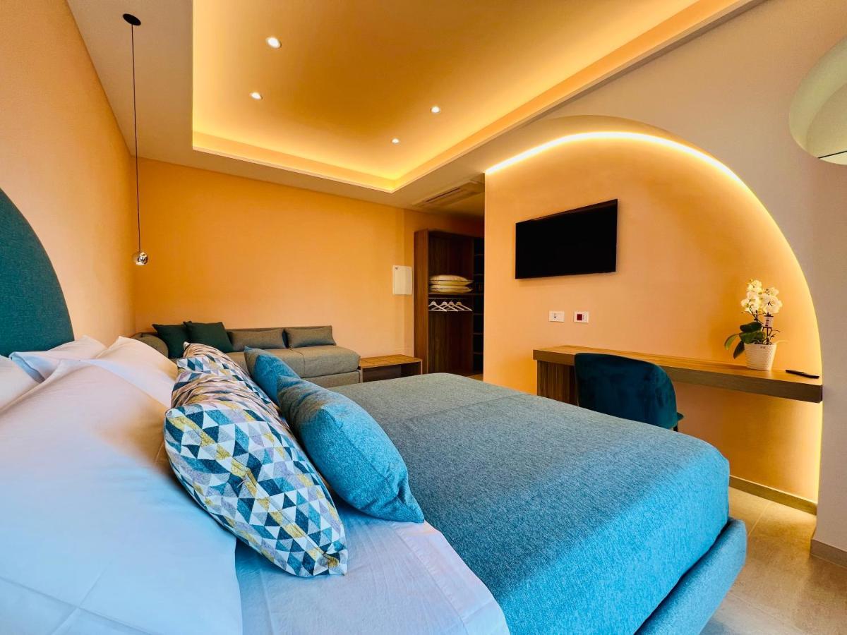 Yourhome - Lucrezia Suites ซอร์เรนโต ภายนอก รูปภาพ